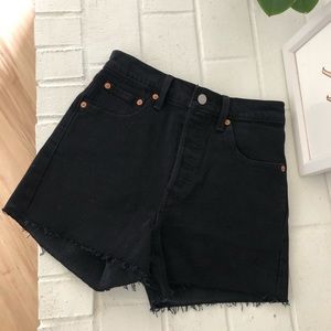 HOLD** @nicoletangjt Levi's Ribcage Short - Late